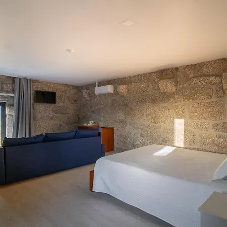 Quinta De Calvelos Фермерский дом *