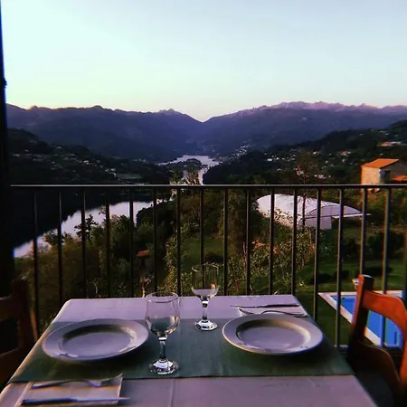 Quinta De Calvelos Farm stay *